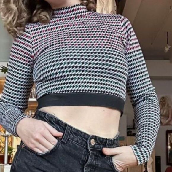 Fabletics Tops - Fabletics Camryn houndstooth crop top size Medium